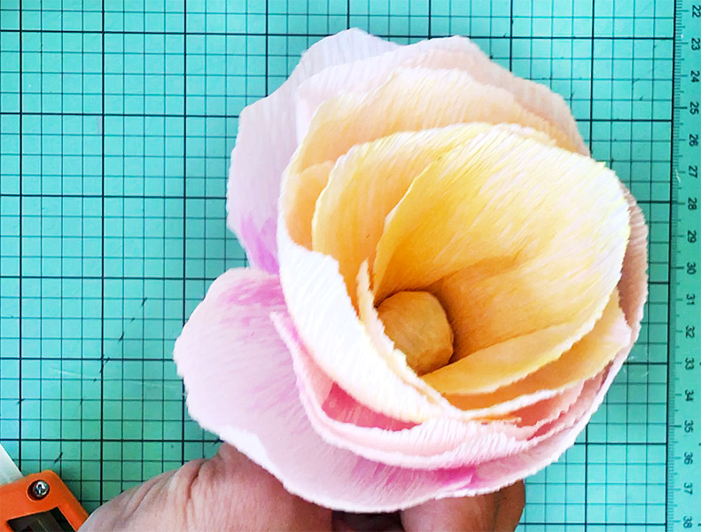 DIY crepe paper flower with free printable | Download & Print